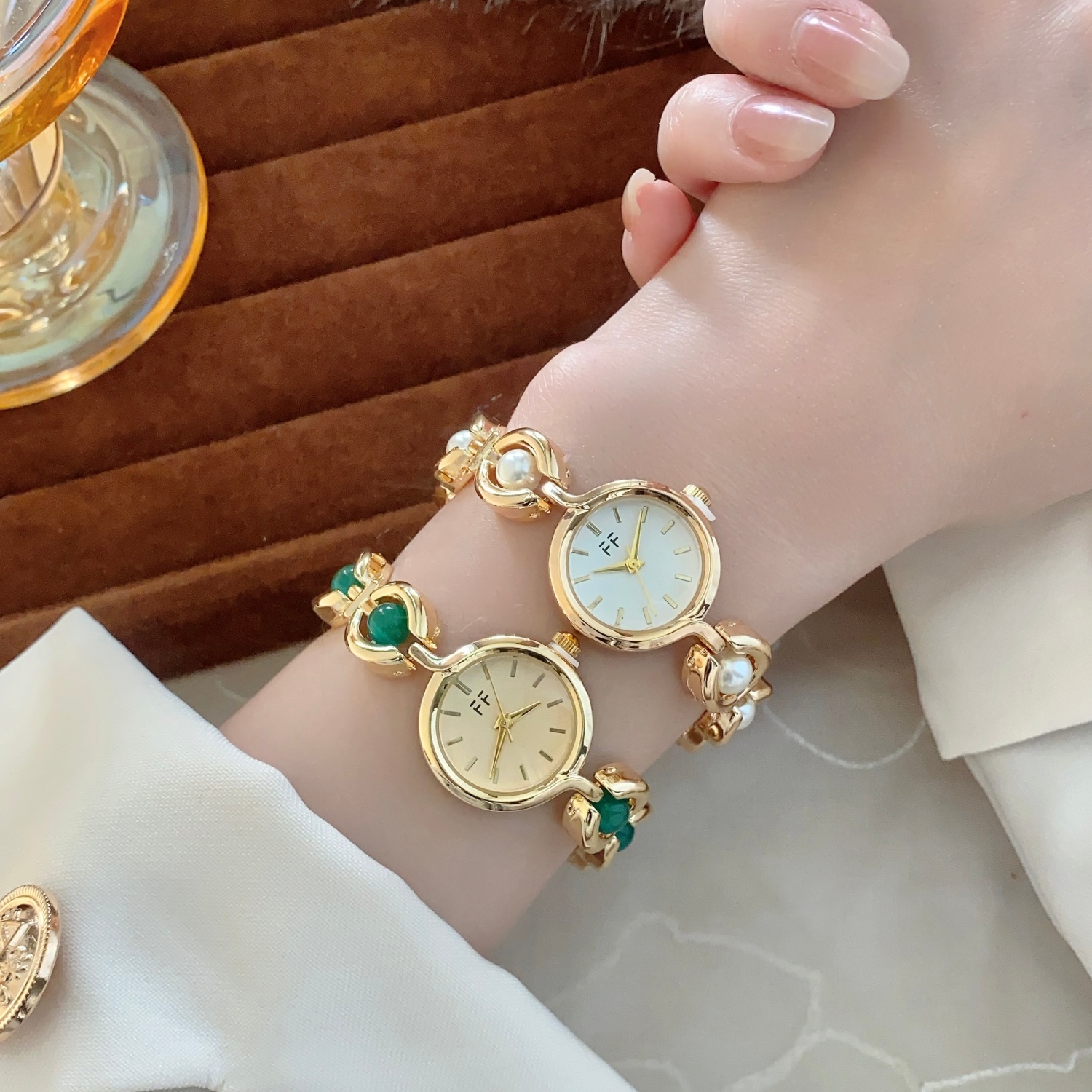 Elegant Round Watch for Women  - High Jewelry Watches review and price