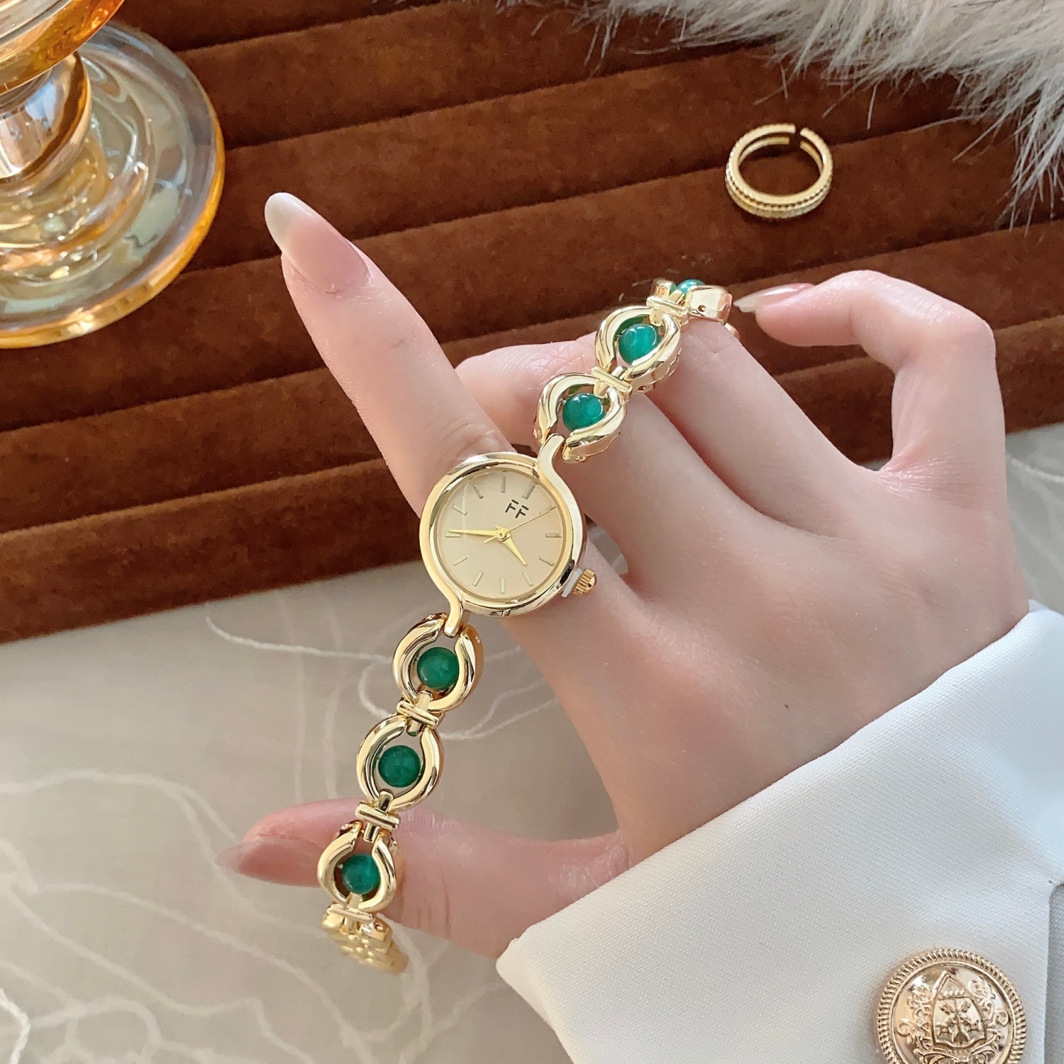 Elegant Round Watch for Women  - High Jewelry Watches review and price