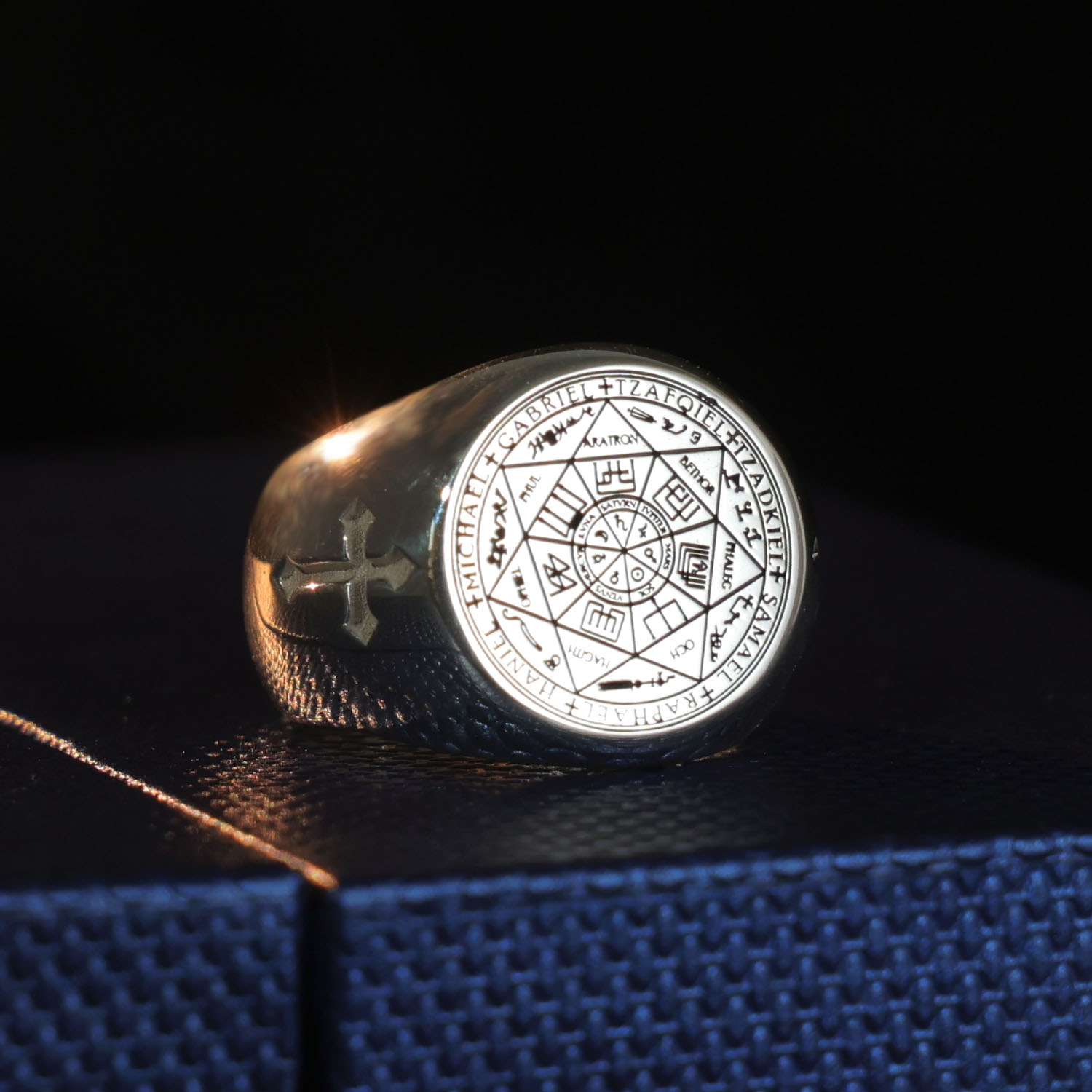 20mm Solid Signet Ring 925 Sil - Mens Signet Ring review and price